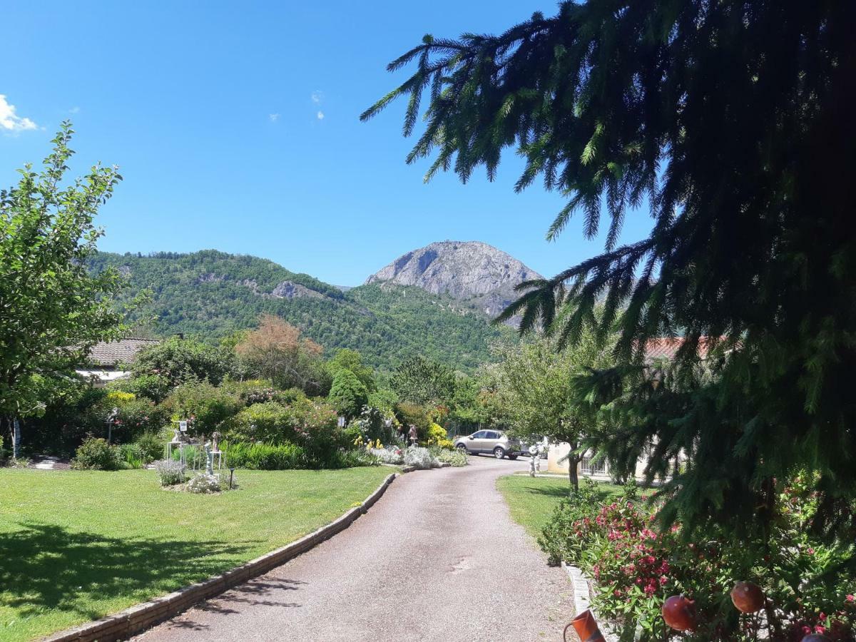 Gites Le Clos Des Pradals- Montagne & Nature A Banat Tarascon Ariege Exterior foto